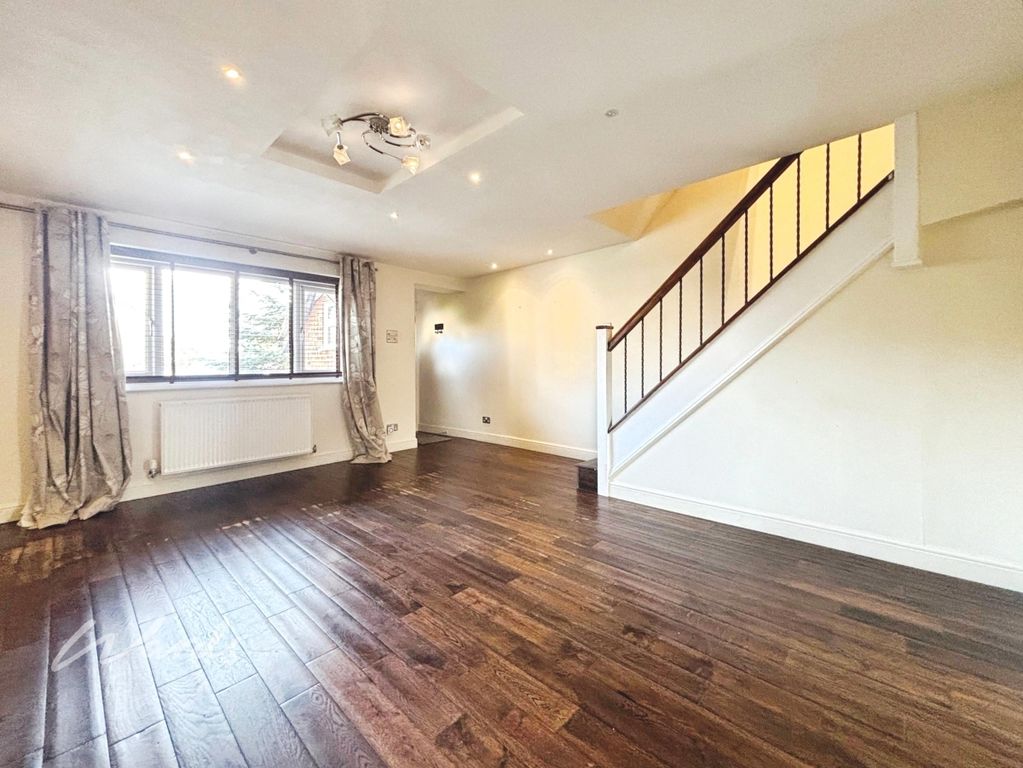 Property photo 2 of 12 Lounge