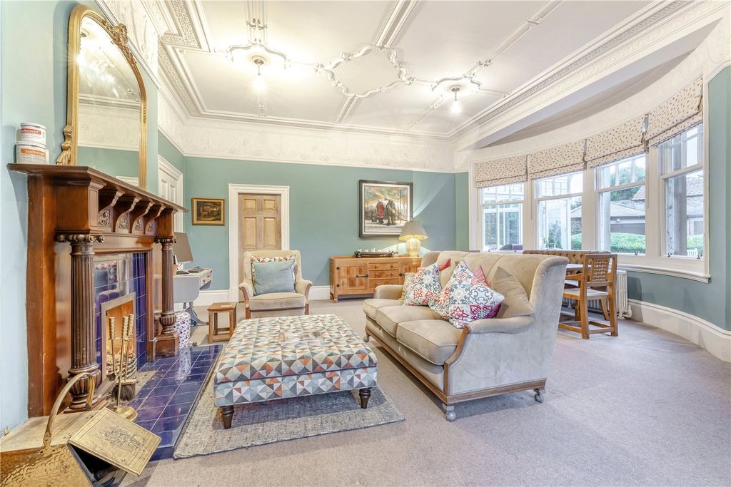 Property photo 2 of 32 Living Room