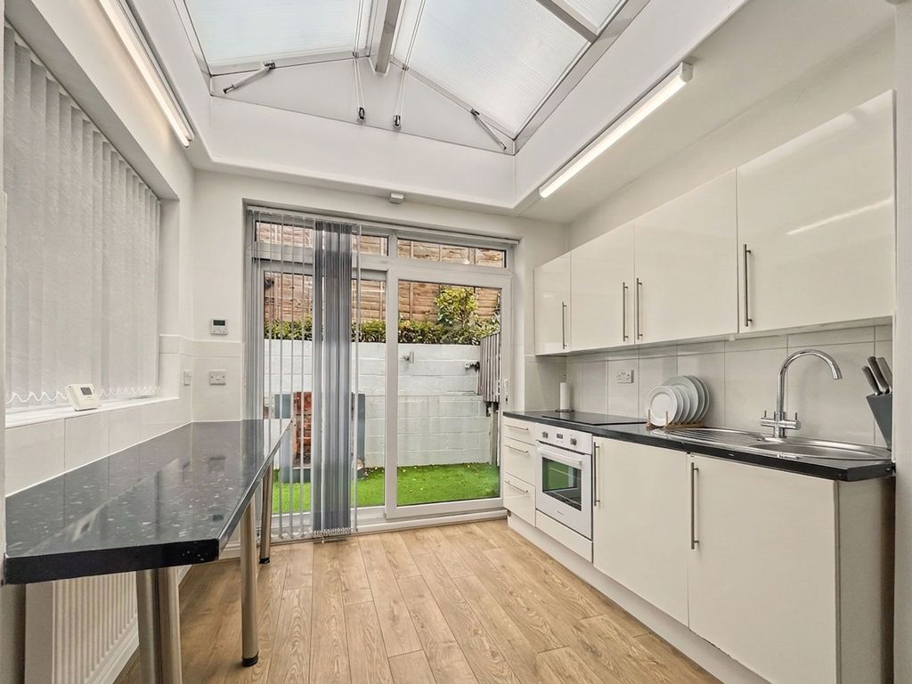Property photo 3 of 33