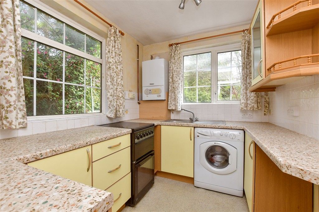 Property photo 2 of 8 Kitchen