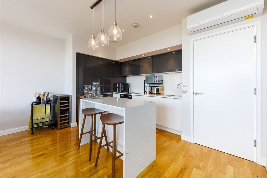 Property photo 3 of 8 Picture No. 09