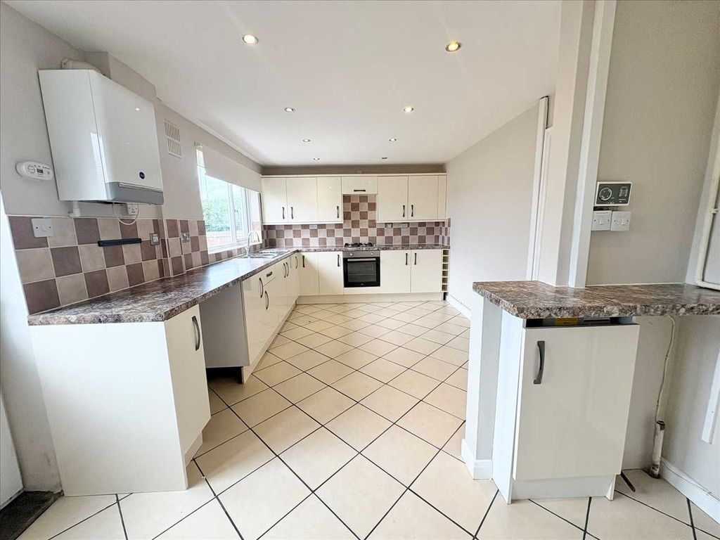Property photo 2 of 25