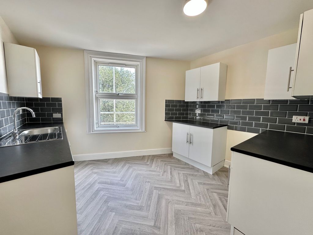 Property photo 2 of 4 Kitchen
