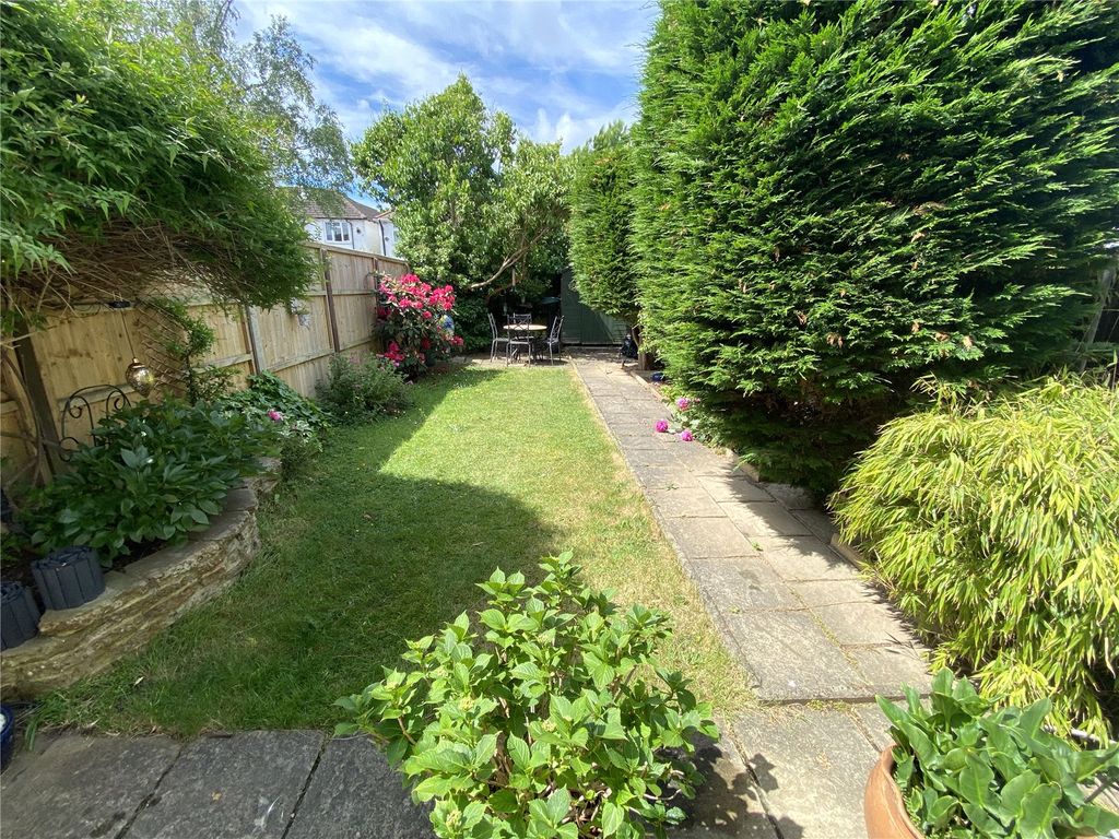 Property photo 3 of 11 Garden