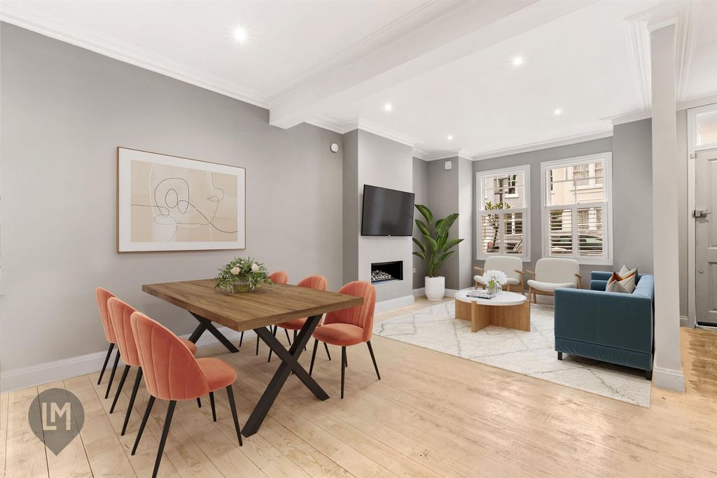 Property photo 3 of 9 Living/Dining Room