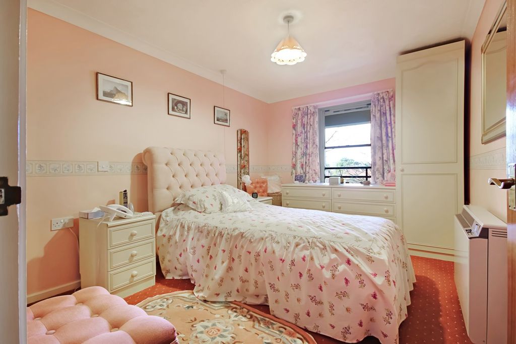 Property photo 3 of 8