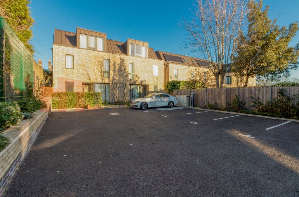 Property photo 1 of 17 Photo 20