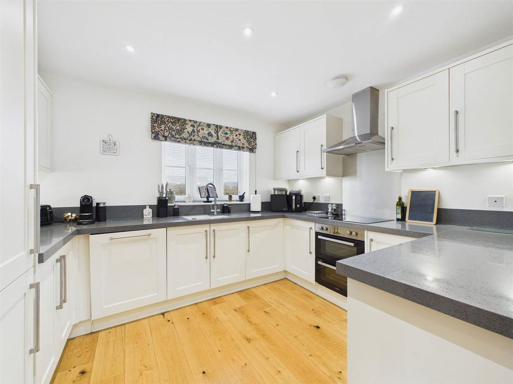 Property photo 3 of 19 Cam03972G0-Pr0273-Still006-2.Jpg