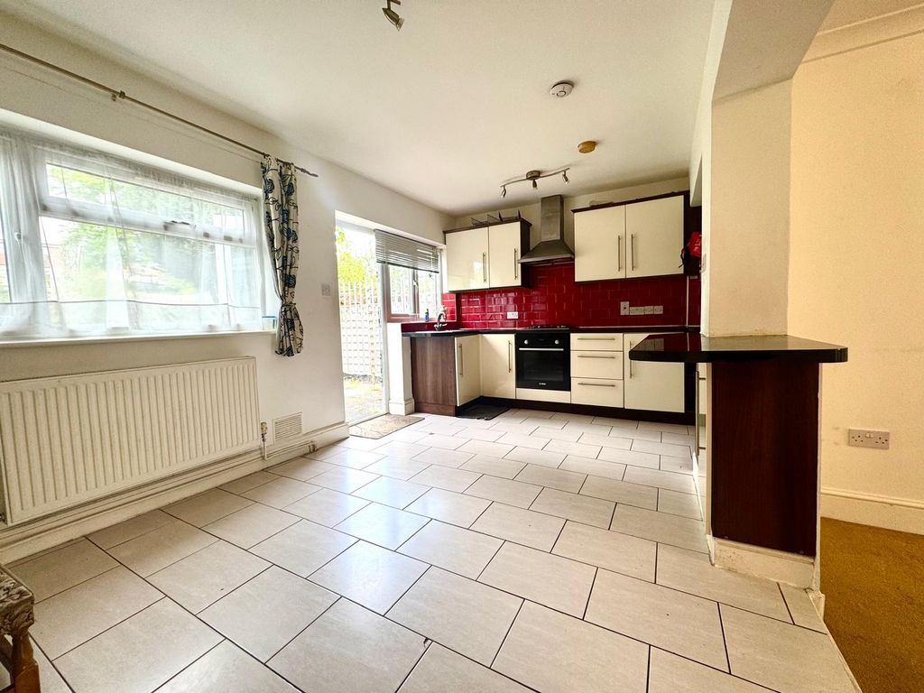 Property photo 1 of 8 2