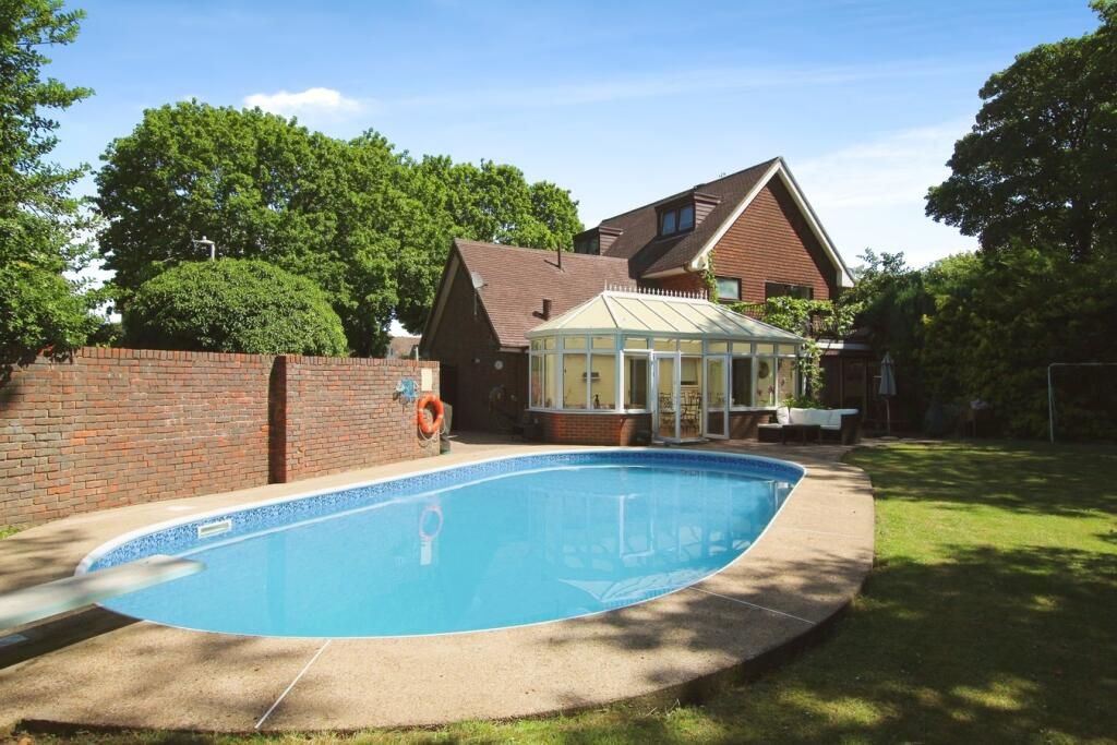 Property photo 2 of 23