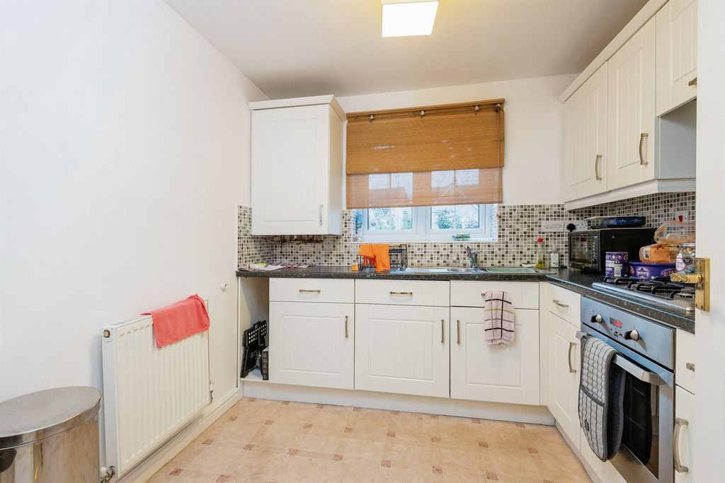Property photo 2 of 8