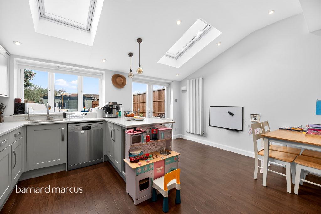 Property photo 2 of 20