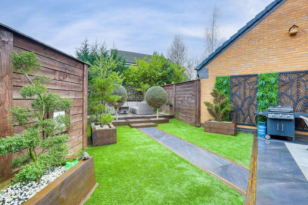 Property photo 1 of 24