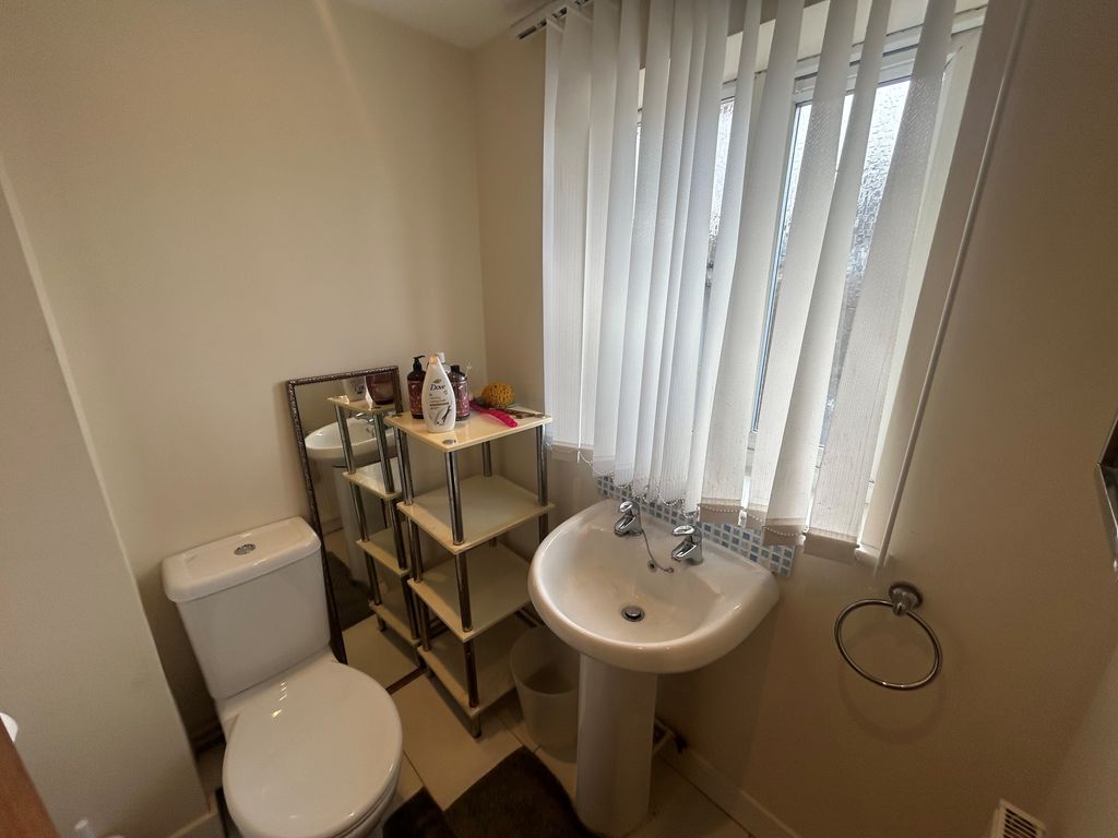 Property photo 3 of 4 En Suite