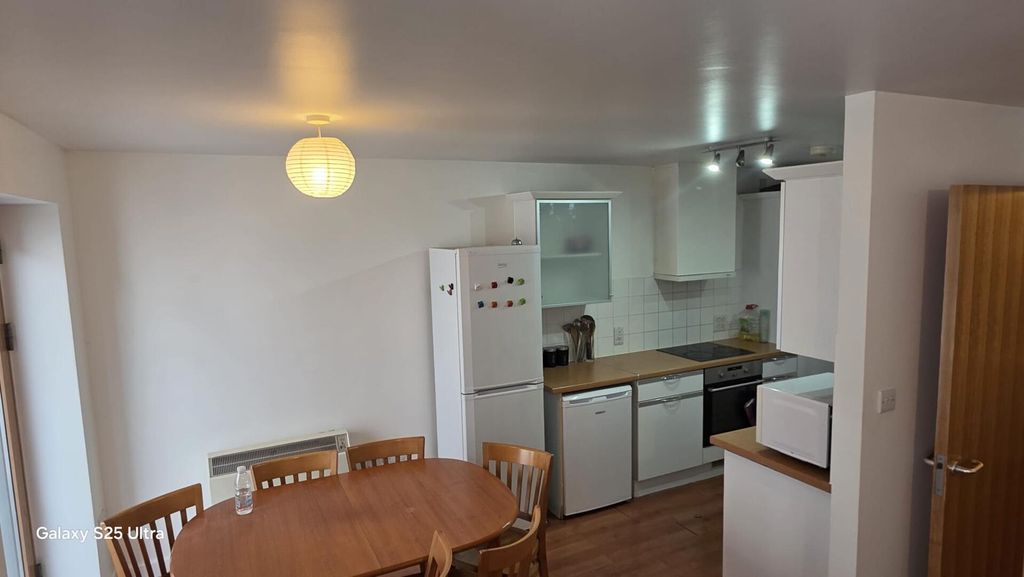 Property photo 2 of 7 Kitchen