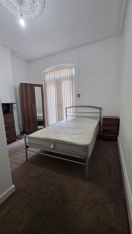 Property photo 2 of 6 Flat 2, 43 Hunton Road 5.Jpeg