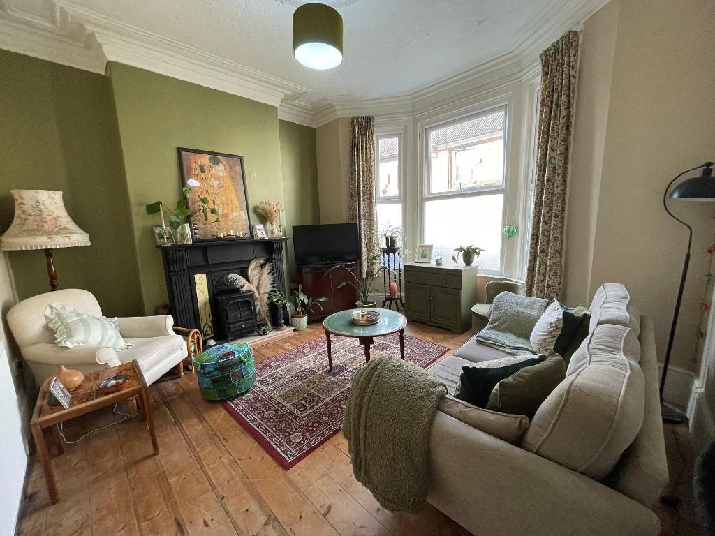 Property photo 2 of 11 Lounge