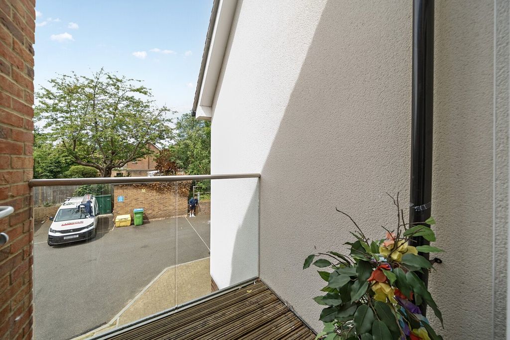 Property photo 2 of 27 Picture No. 04