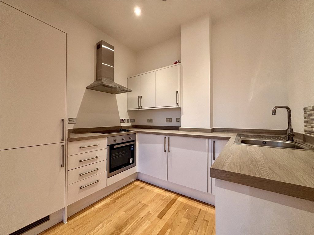 Property photo 2 of 15 Picture No. 28