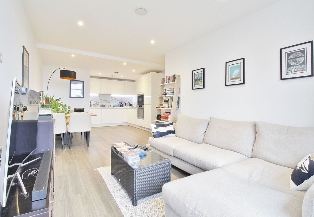 Property photo 2 of 11