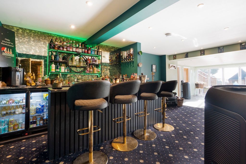 Property photo 2 of 22