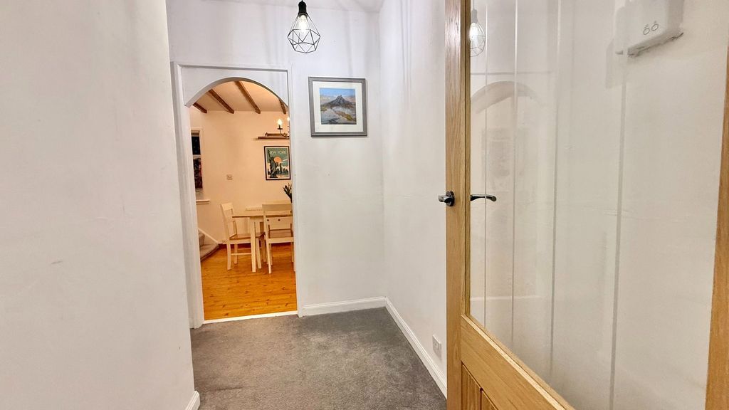 Property photo 2 of 36