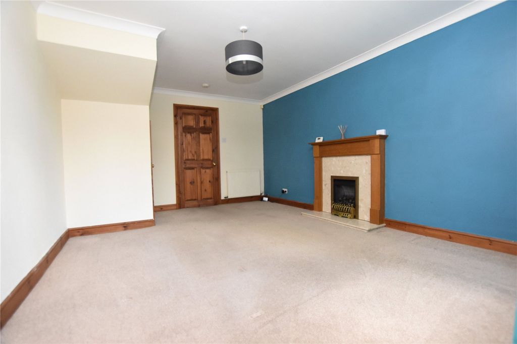 Property photo 2 of 15 Picture No. 30