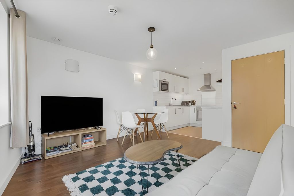 Property photo 3 of 8 Picture No. 10