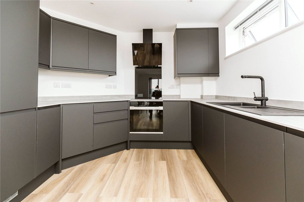 Property photo 3 of 35 Picture No. 44