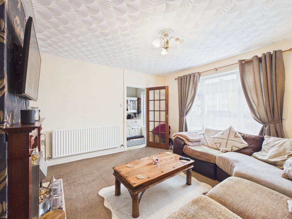 Property photo 2 of 15 Lounge