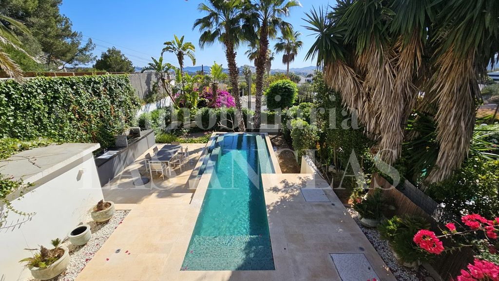 Property photo 2 of 10