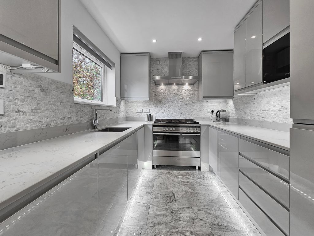 Property photo 2 of 19 20250901150418