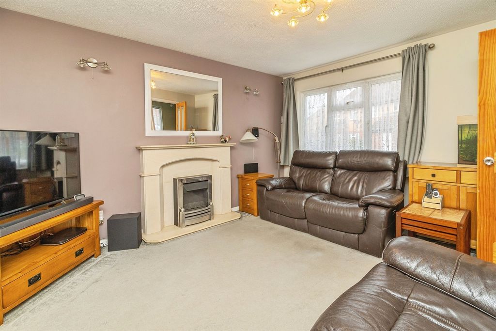 Property photo 3 of 19