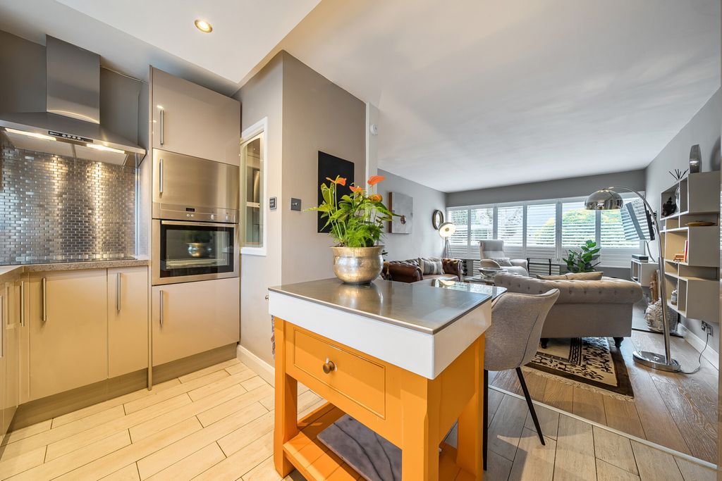 Property photo 2 of 20 1429027-9-69B293c...