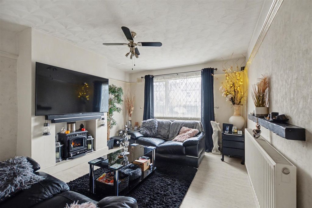 Property photo 2 of 30 Lounge_1.Jpeg