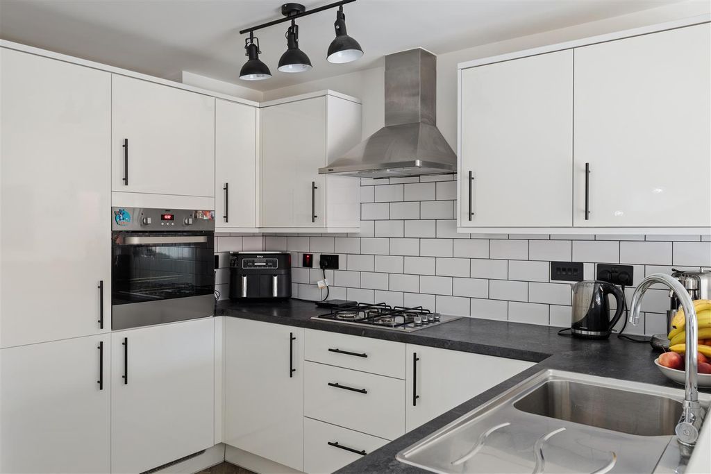 Property photo 3 of 19 137 Virginia Drive-22.Jpg