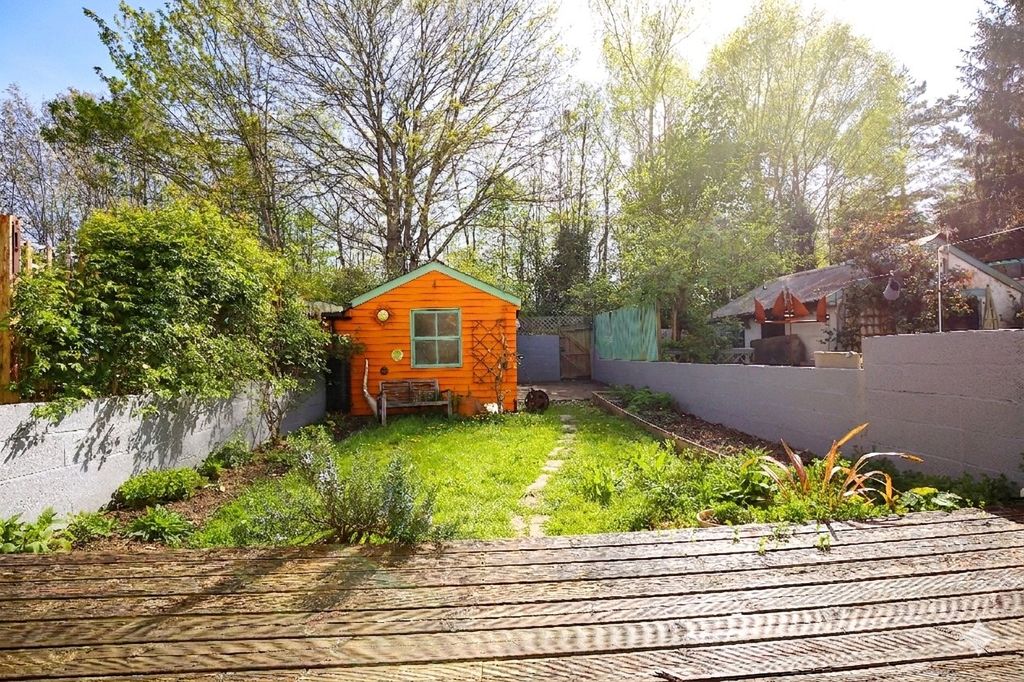 Property photo 2 of 18 Picture No. 41