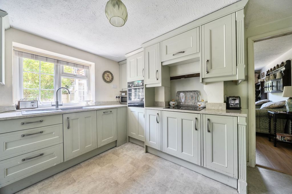 Property photo 2 of 15 Kitchen