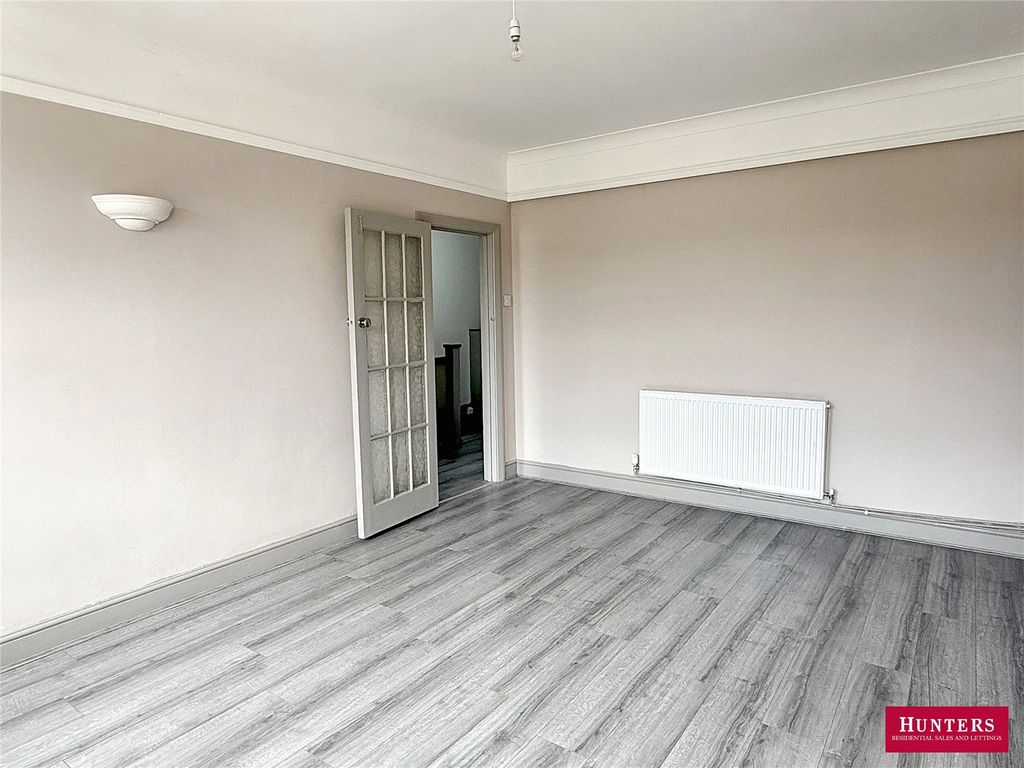 Property photo 3 of 16 Picture No. 39