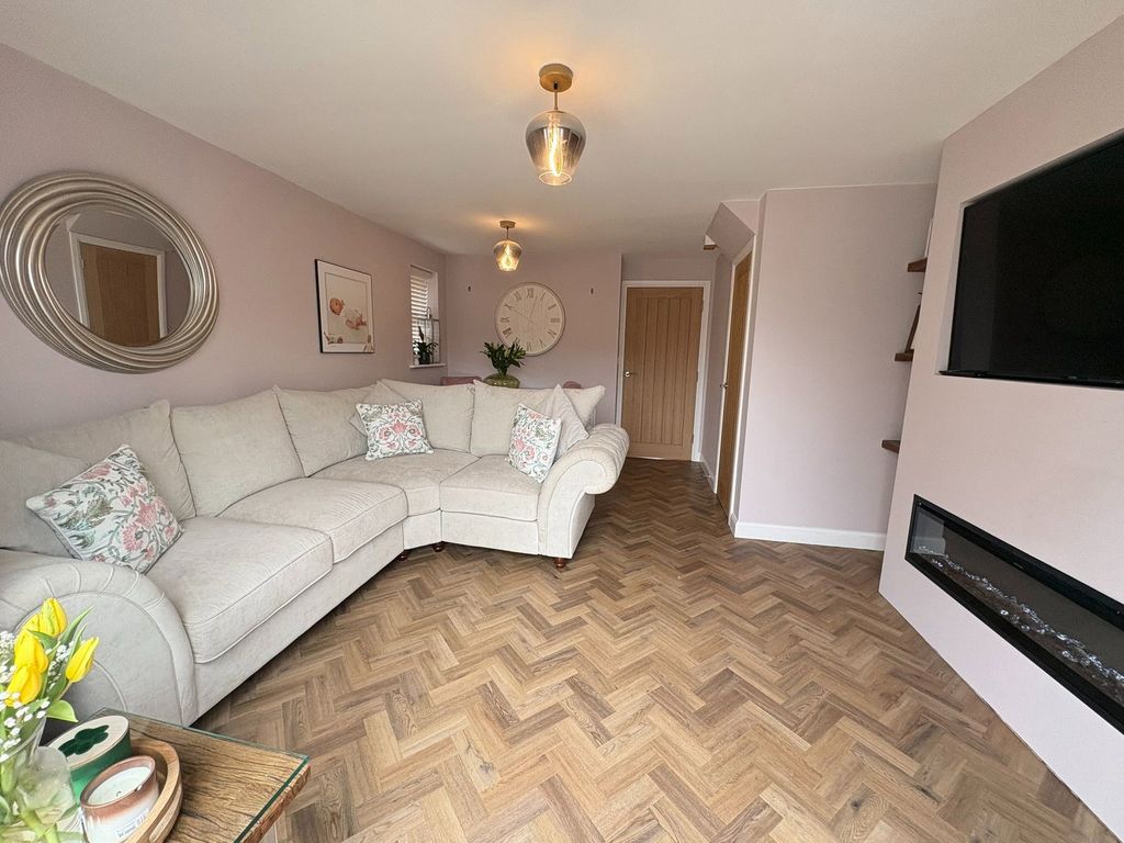 Property photo 2 of 30