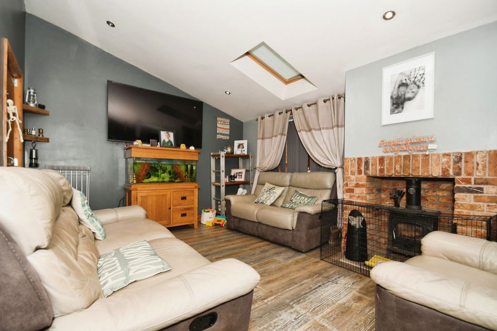 Property photo 3 of 21 Photography