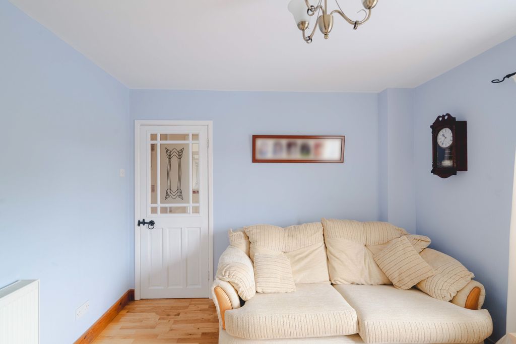 Property photo 3 of 21 9