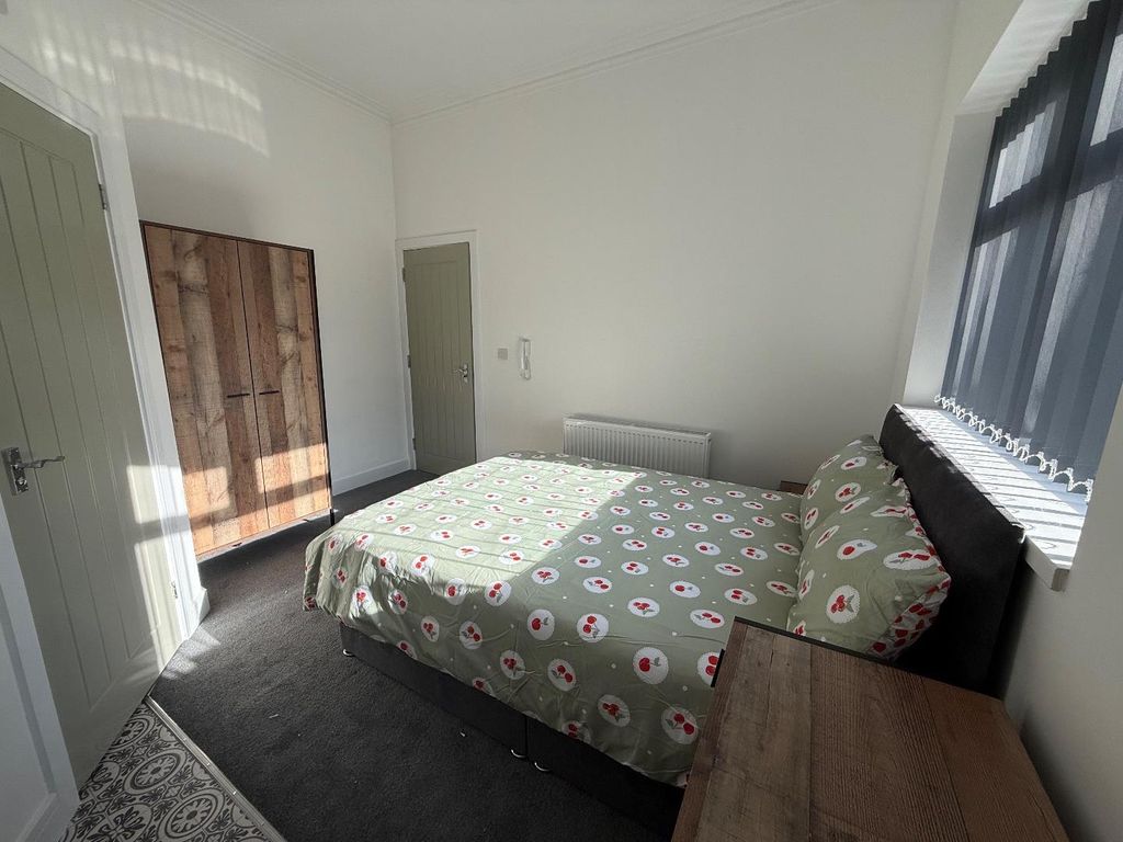 Property photo 1 of 5 Tempimageip0Ogc.Jpg