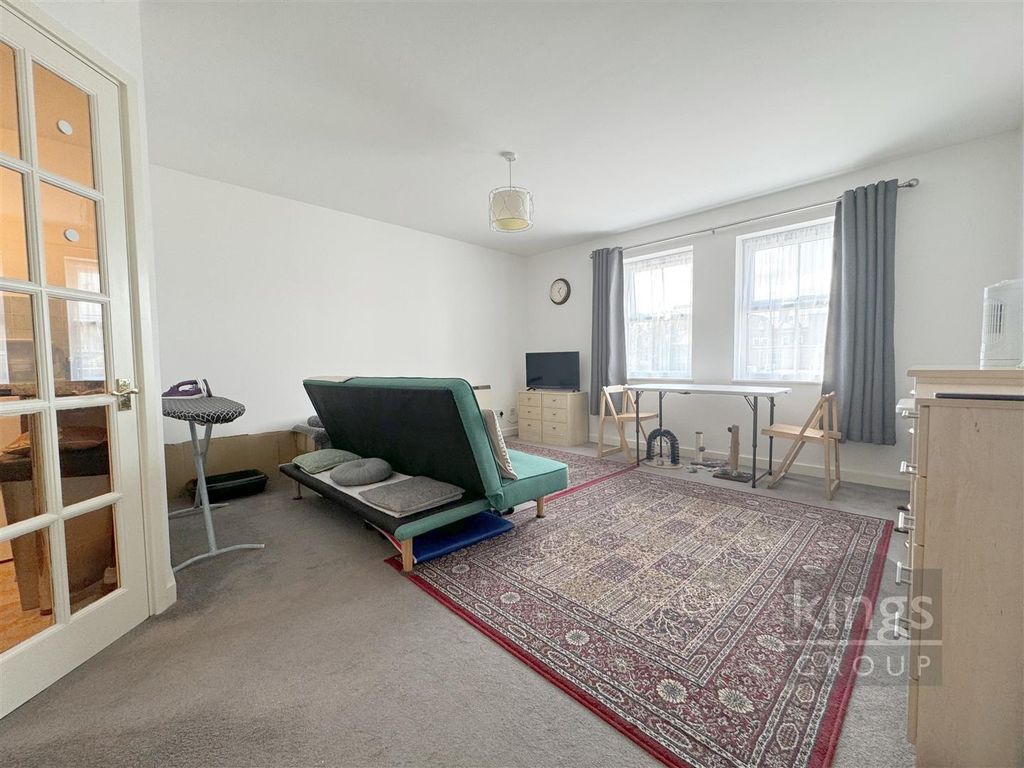 Property photo 3 of 11