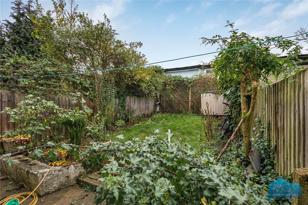 Property photo 3 of 19 Picture No. 25