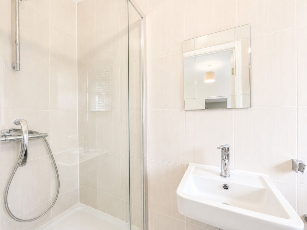 Additional image 7 of 4 bed detached house for saleGreenhill Avenue, Luton, Bedfordshire LU2