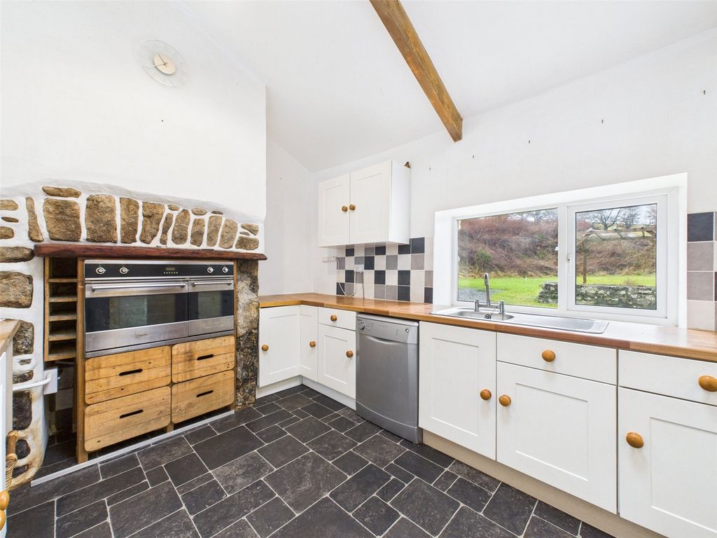 Property photo 2 of 20 Kitchen