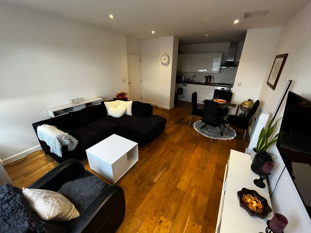 Property photo 2 of 6