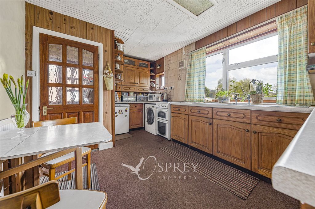 Property photo 3 of 13 Kitchen/Diner