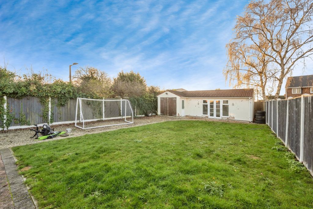 Property photo 3 of 19 Garden